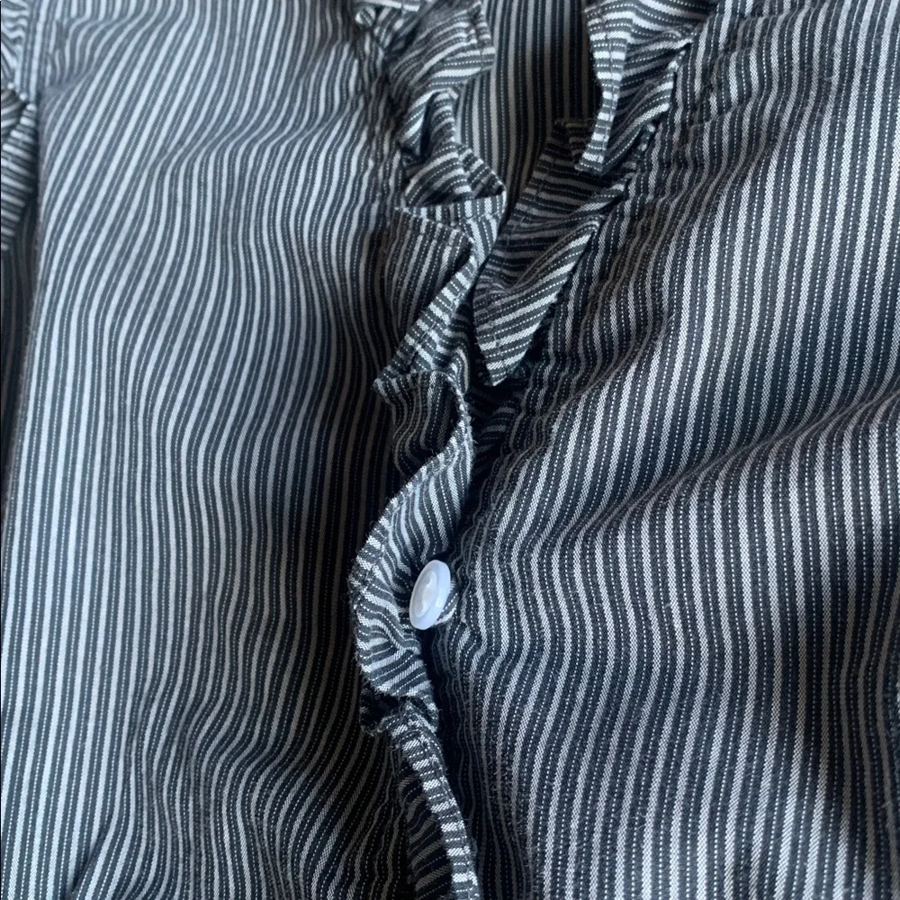 Y2K Denver Hayes grey black pinstripe sleeveless ruffle shirt top M - Picture 10 of 10